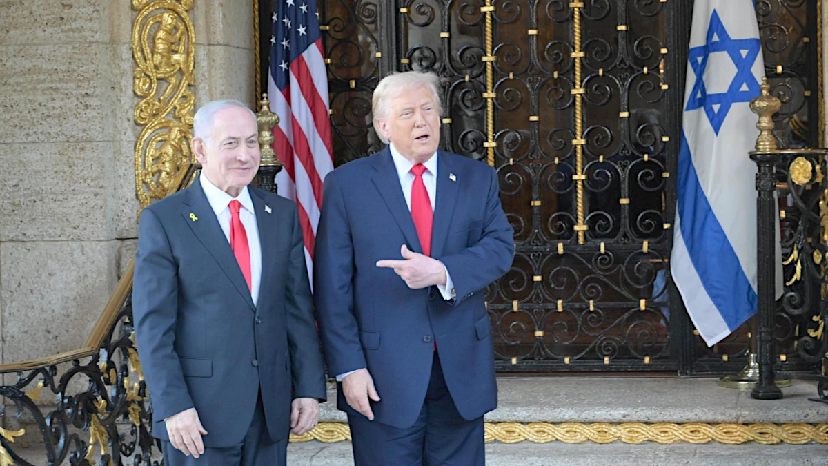Il presidente americano Donald Trump nel suo resort di Mar-a-Lago, Florida, con il primo ministro israeliano Benjamin Netanyahu , 29 dicembre 2025 (foto Ansa)