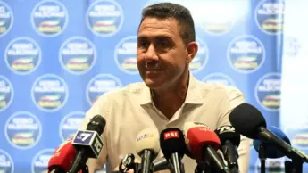 «Al centrodestra non conviene escludere Vannacci»