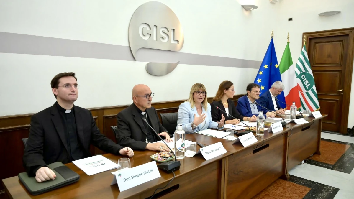 Il tavolo dei relatori del convegno della Cisl sull’enciclica Magnifica Humanitas