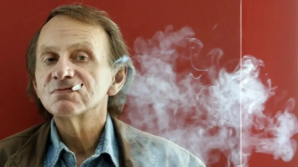 Lo scrittore francese Michel Houellebecq si scaglia da anni contro l'eutanasia
