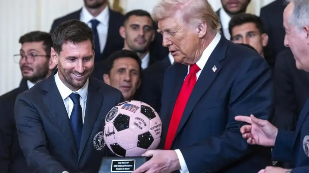 Leo Messi col presidente Donald Trump alla Casa Bianca, Washington, 5 marzo 2026 