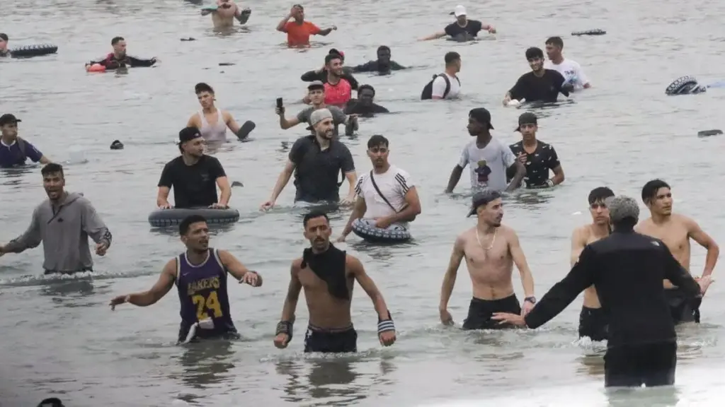 Secondo il New York Times le autorit&agrave; marocchine hanno incoraggiato molti migranti a "invadere" la Spagna
