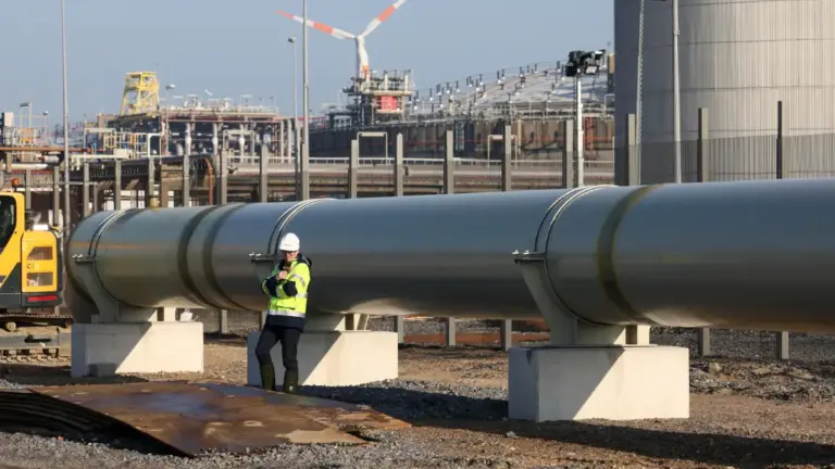 Perché l’Europa ha fretta di importare (tanto) gas russo