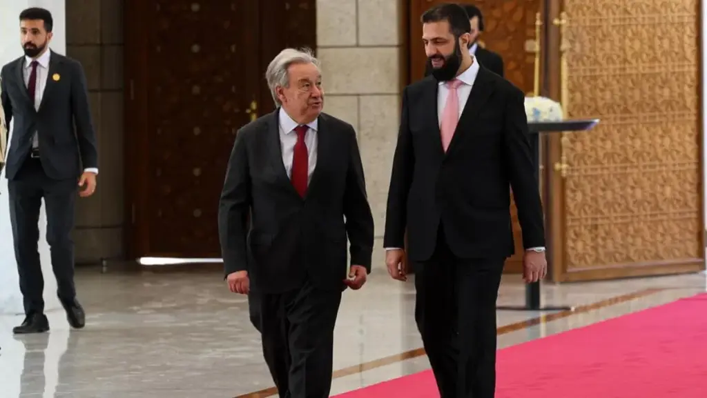 Il dittatore siriano Ahmed al-Sharaa riceve il segretario generale delle Nazioni Unite Antonio Guterres il 25 luglio