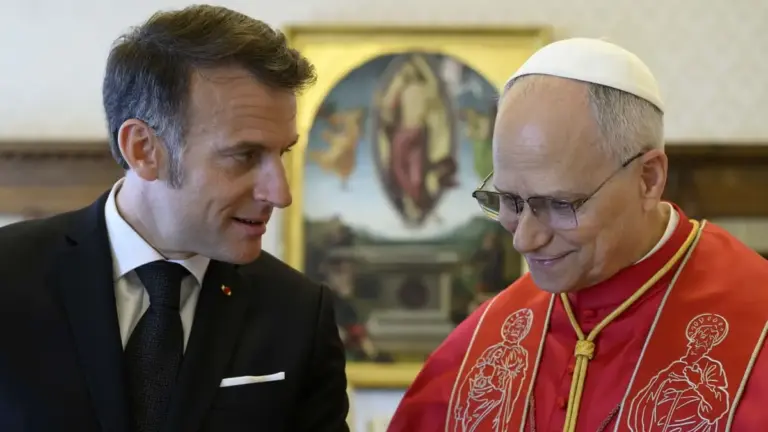 Il presidente della Repubblica francese Emmanuel Macron incontra in Vaticano papa Leone XIV