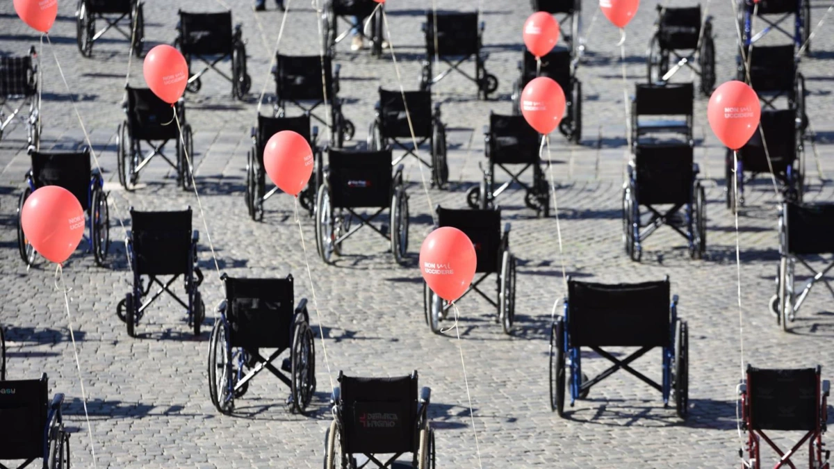Protesta contro il suicidio assistito a Roma (foto Ansa)