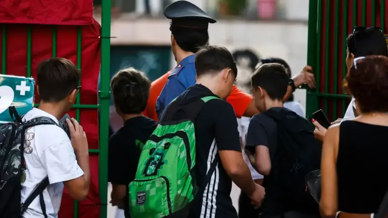 Il tredicenne che accoltella la prof. e l’assenza dell’incontro con il male