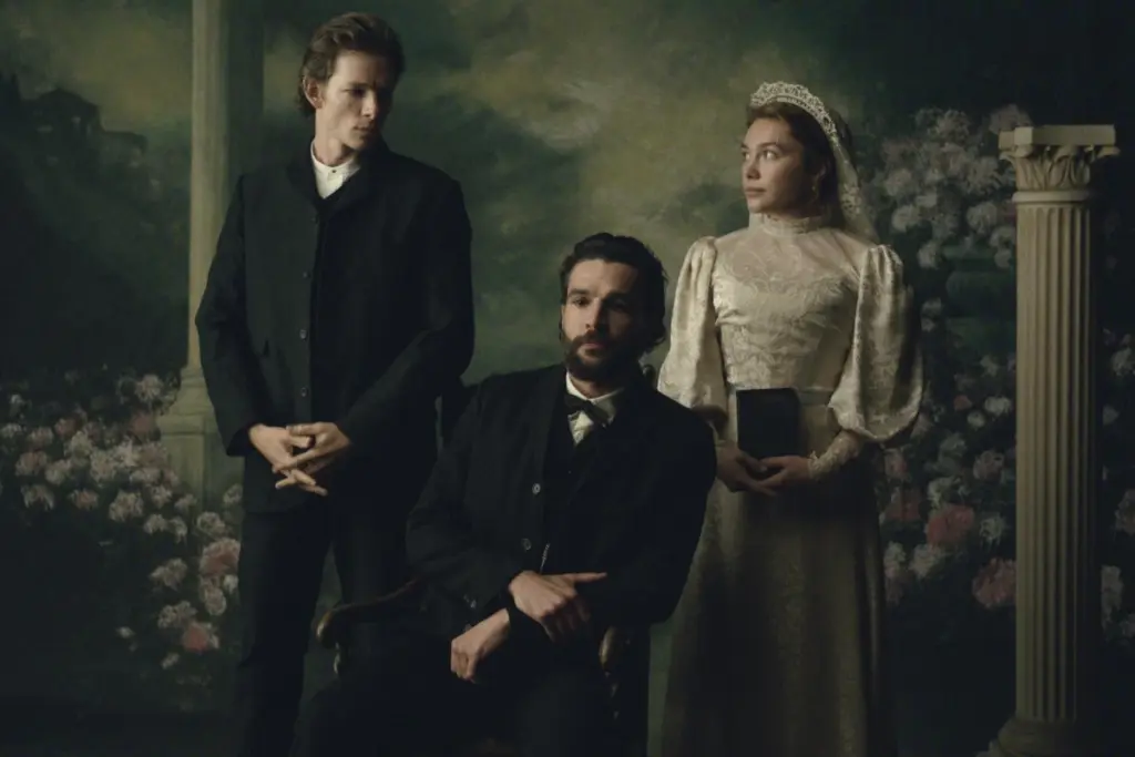 Da sinistra Christopher Abbott, Mike Faist e Florence Pugh nella miniserie &ldquo;La valle dell&rsquo;Eden&rdquo; (2026)