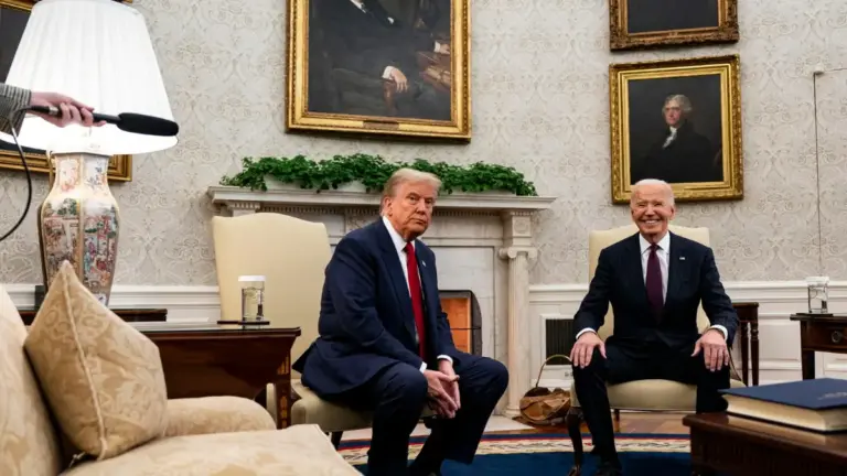 Joe Biden e Donald Trump durante un incontro nello Studio Ovale della Casa Bianca a Washington, 13 novembre 2024
